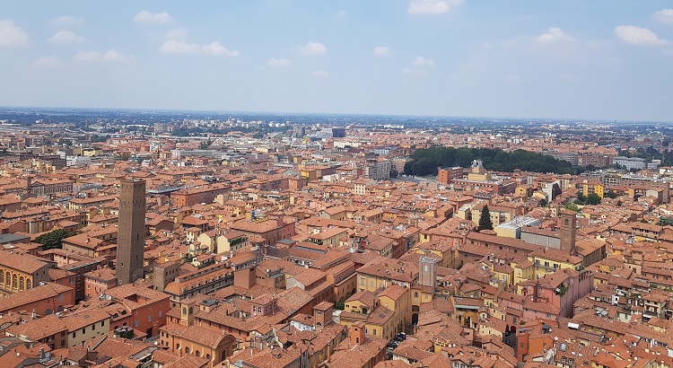 Η θέα της πόλης από τον πύργο Asinelli