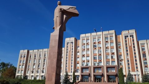 Κοινοβούλιο με το άγαλμα του Λένιν στο Τιράσπολ, Υπερδνειστερία